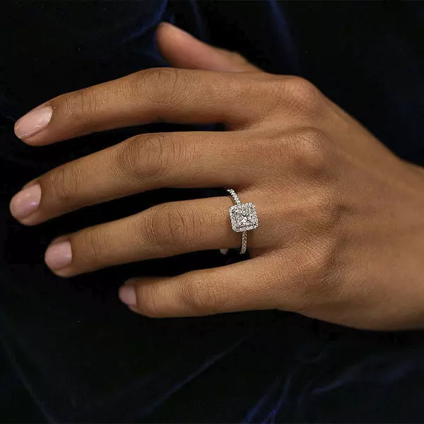 Simple princess clearance cut engagement rings